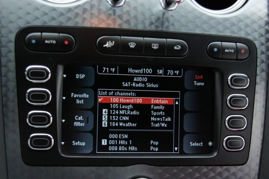 Детали интерьера Bentley Continental GT Speed 2007 года  (фото 28 из 86)